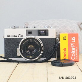 【整備済】【保証付 】　コニカ　KONICA C35　初期型　S/N 600690（ケース・フイルム付セット）　フィルムカメラ　フイルムカメラ　【中古】