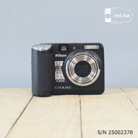 【中古】[作動確認済　返品保証] 　Nikon COOLPIX P50 S/N 25002378　デジタルカメラ CCDカメラ オールドデジカメ オールドコンデジ