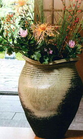 信楽大壺花瓶にも　傘立にも　ご使用できます。伝統の信楽