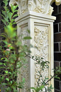 ガーデンスタンド 柱置物 美しい置物 花台アンティーク調 古代ローマ玄関に飾っても、インテリアとしてもおすすめです。ローマンスタンド ガーデンオブジェ レジン製 ローマスタン