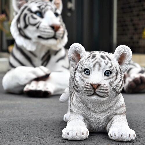 楽天市場】ホワイトタイガー 虎 トラ 2個セットトラの置物 置物 リアル