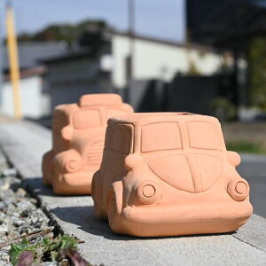 テラコッタミニ 車 バス 2つセットテラコッタの置物 手作り クラシックバスクラシックカー お庭や玄関先に。優しい色合い 幸せを運ぶクラシックカープレゼントにもどうぞ。