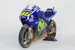 ミニチャンプス 1/12 スケール ミニカーヤマハ YZR-M1バレンティーノ・ロッシ2017年 マレーシア GPレイン タイヤ & ウェザーリングYAMAHA Valentino Rossi MINICHAMPS
