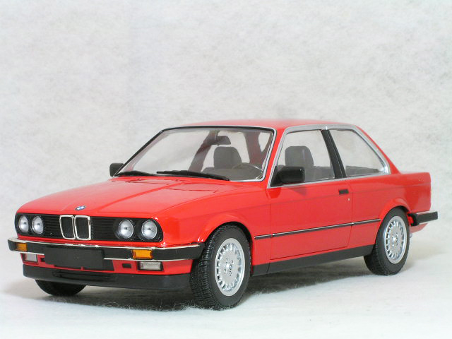 E30 BMW 323i スポーツ セダン 限定：702台 1982年 18 期間限定お試し価格 ミニチャンプス レッド 1 323I 手数料無料