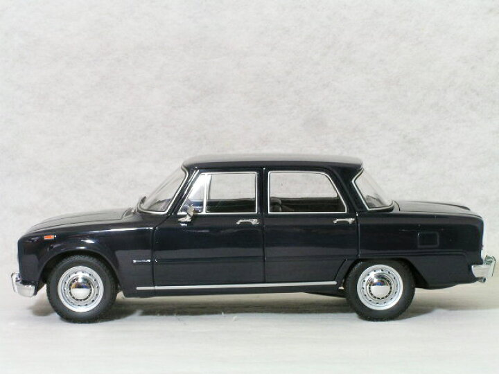楽天市場】ミニチャンプス ミニカー 1/18 スケールアルファ ロメオ 