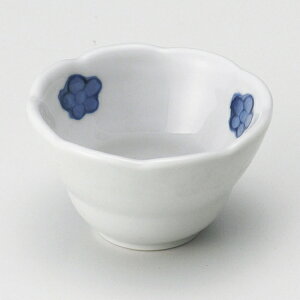 染付梅珍味 有田焼 和食器 珍味 業務用 約6cm 和食 和風 高級 先付 小鉢 小 ミニ鉢 前菜 珍味入れ 付出し 松花堂 弁当 花籠膳 おせち