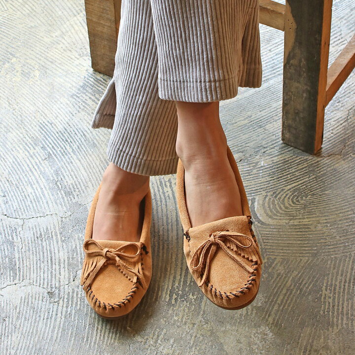 楽天市場 お買い物マラソン1 000円クーポン 28日1 59まで ミネトンカ 公式 Minnetonka レディース モカシン キルティ シューズ 靴 ローファー 春 女性 人気 シンプル ペタンコ 歩きやすい コーデ ブランド サイズ Kiltysuedemoc 400 ミネトンカ公式楽天市場店