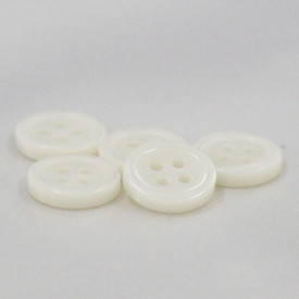 ボタン シャツボタン 13mm 白 10個入 割れ 欠けに強いプラスチック シャツ ブラウス向 薬品 熱 圧力 衝撃 引っ張りに強い安心性能のボタン 手芸 通販