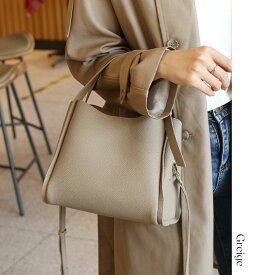 ＼クーポン利用で8,800円！3,000円クーポン発行中／レディースバッグ カバン BAG 鞄 バッグ おしゃれ ギフト シンプル かわいい 人気 軽量 トートバッグ 黒 ラッピング 本革 ハンドバッグ 肩掛け 2WAY 上品 高見え フォーマル スクエアー キューブバッグ