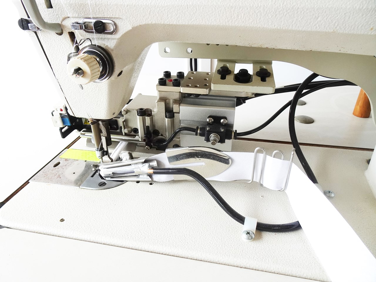 楽天市場】【中古】JUKI 1本針自動糸切装置付きミシンキャスター付き 
