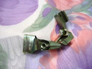 スイセイ A20 はみ出しパイピング地縫い押さえ金 16mm