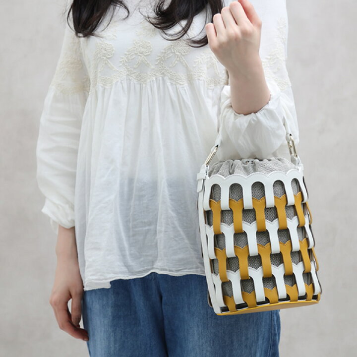楽天市場】【ラスト1点】フルラ FURLA リパリ LIPARI S キャンバス 
