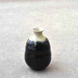 【300円OFFクーポン】徳利 2合 お猪口 yoidoki 白砂 青釉 ホワイト ブルー 酒器 熱燗セット 美濃焼 おしゃれ 和食器 日本酒 お酒 sake 年末年始 父の日 贈り物 プレゼント 見谷陶器 食洗器対応 電子