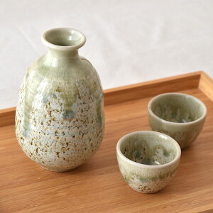 【300円OFFクーポン】酒器 徳利 2合 お猪口 ギフト yoidoki プレゼント 父の日 誕生日 敬老の日 熱燗セット 美濃焼 おしゃれ 和食器 日本酒 お酒 sake 年末年始 贈り物 見谷陶器 食洗器対応 電子レ