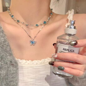 ネックレス レディース バタフライ 蝶 夏 ダブル 2連 レイヤード デイリー プチプラ 軽奢華 キラキラ 輝き チェーン 鎖骨 チョーカー 長さ調整 プレゼント ギフト 彼女 妻 母 友達 誕生日 Runea Code