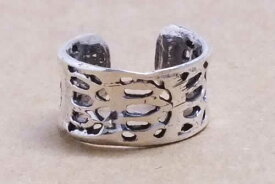 フェザーイヤーカフ/1個販売 シルバー925 スターリングシルバー メンズ レディース オリジナル はさむ 挟む 高級 軟骨 鷲の羽根 イーグル 鷹 ワシ イヤリング 開けない イヤークリップ イヤカフ 羽 ノンホールピアス ノンホールイヤリング あけない