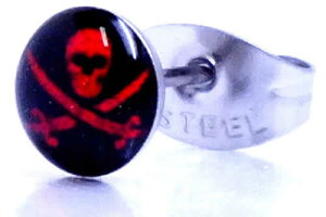 ギルドスカルステンレスピアス(赤黒)/1個販売 ドクロ サーベル レッド ブラック 骸骨 サージカルステンレス 316L 20G 20ゲージ メンズ レディース ペア 金属アレルギー 耳 軟骨 サージカルス