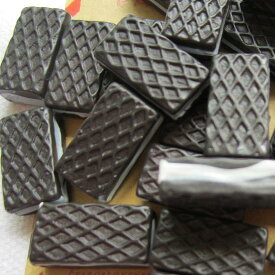 ビターウエハースアクリルパーツ/1個販売 チョコレート スイーツ お菓子 食玩 おもしろ ユニーク 面白い 個性的 アクセサリー ピアス パーツ プラスティック イヤリング 貼り付け チョコレート チャーム 食品サンプル ネイル デコレーション 爪 食玩 お菓子 ウエハウス