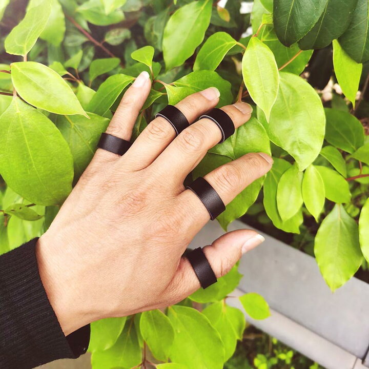 楽天市場 パンクレザーリング 1個販売 サイズ 13号 23号 黒革の指輪 ブラックレザー 黒い皮 メンズ レディース ペアリング 親指 薬指 中指 人差し指 小指 ペアリング サムリング ピンキーリング パンク ロック 男性 女性 男子 女子 プレゼント ギフト シンプル 人気