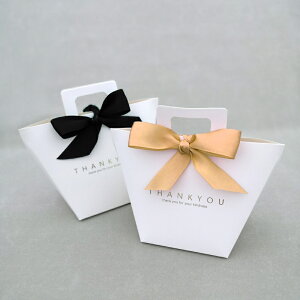 リボン付きホワイトギフト用手提げペーパーバック 1個販売 紙袋 組み立て ブラック ゴールド プレゼント用 アクセサリー用 クッキー 手作り ラッピング用品 プレゼント包装 収納 誕生日 記