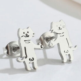 押す猫 ステンレスピアス（1ペア）両耳 ファッションピアス 雄 オス ねこ ネコ キャット 親指 面白い おもしろ 動物 アニマル 男 女 銀色 シルバー メンズ レディース 男性 女性 20G 20ゲージ 耳 軟骨 キャッチピアス スタッドピアス プレゼント ギフト 彼女 彼氏 スタッド