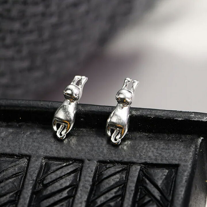 楽天市場】ネコのピアス 1ペア販売 両耳 シルバーカラー 銀色 猫 ねこ 