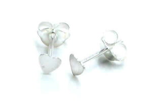 フラットハートスタッドピアス/1ペア販売 両耳 小さいハートのピアス シルバー925 スターリングシルバー 銀 高級 オリジナル シルバーピアス メンズ レディース 耳 軟骨 20G 20ゲージ おもしろ