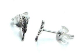 プチフェザースタッドピアス/1ペア販売 両耳 羽 イーグル 鷲 鷹 インディアンジュエリー 小さい羽根 ボヘミアン シルバー925 スターリングシルバー 銀 高級 オリジナル シルバーピアス メンズ レディース 耳 軟骨 20G 20ゲージ おもしろ 個性的 ユニーク 面白