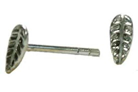 スモールリーフスタッドピアス/1ペア販売 両耳 小さな葉っぱ フェザー 羽 イーグル シルバー925 スターリングシルバー 銀のピアス 高級 オリジナル シルバーピアス メンズ レディース 耳 軟骨 20G 20ゲージ おもしろ 個性的 ユニーク 面白