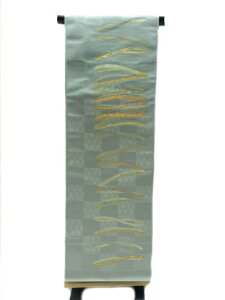 西陣織 正絹 名古屋帯 カジュアル セミフォーマル 絹の名古屋帯 お茶会 パーティ 歌舞伎 観劇 お出掛け 七五三 お宮参りに 九寸帯 訪問着 附下 色無地 小紋 グレー地 紐 柄No.3118