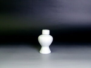 【 伊勢 宮忠 】【 瓶子 3寸5分 】直径7cm 足径6cm 高さ11.3cm 神棚 神具 徳利 酒器 神酒 酒 神棚 お供え モダン シンプル