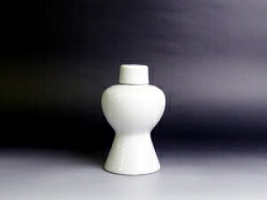 【 伊勢 宮忠 】【 瓶子 5寸 】直径9.5cm 足径8.5cm 高さ15.8cm 神棚 神具 徳利 酒器 神酒 酒 神棚 お供え モダン シンプル