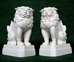 【 伊勢 宮忠 】【 狛犬 】縦5.9cm 横8.5cm 高さ12.7cm 神棚 神具 陶器 焼き物 素焼き こまいぬ ビスク製 魔除け 災厄