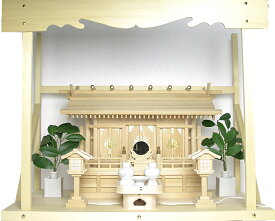 【 伊勢 宮忠 】【 神棚 板葺三社宮 通し屋根 中 昇段無〈I-17〉+神具セット（ハーフ・小）+神棚板+雲板（大）のセット 】神棚 神具 家庭用 桧 檜 ヒノキ ひのき 桧木 檜木 セット 雲板