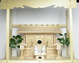 【 伊勢 宮忠 】【 神棚 板葺三社宮 通し屋根 中〈I-7〉+神具セット（ハーフ・小）+神棚板+雲板（大）のセット 】神棚 神具 家庭用 桧 檜 ヒノキ ひのき 桧木 檜木 セット 雲板
