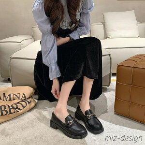 yz ̂߂̏_炩ȌC2024pX^C̃ubN[NtbgVX^C̉Kȃ[t@[