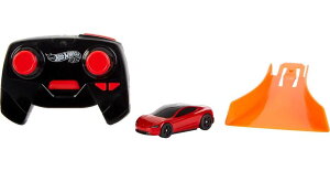 �����R�� �J�[ �M�t�g RC �������� �� Hot Wheels Toy Car RC Tesla Roadster in 1:64 Scale, Remote-Control Vehicle with Controller & USB Cable, Works On & Off Track �y���s�A���i�z
