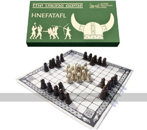 �`�F�X�Z�b�g Hnefatafl Board Game - Viking Chess Set, The Masters Edition with Cloth Board and Detailed Resin Pieces �y���s�A���i�z