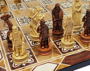 �`�F�X�Z�b�g Antique Ivory & Brown Norse Viking Chess Set with 17 Burlwood Color Board �y���s�A���i�z