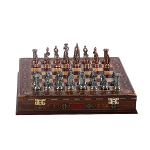 �`�F�X�Z�b�g Medieval British Army Antique Copper Metal Chess Set for Adults, Handmade Pieces and Natural Solid Wooden Chess Board with Pearl Design Around Board and Storage Inside King 2,75 inc �y���s�A���i�z