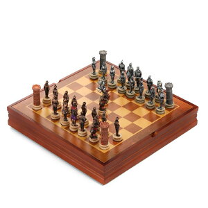 �`�F�X�Z�b�g Vonset 11 Inches Handmade Chess Set Medieval Knights Theme Resin Chess Pieces and Solid Wooden Chess Board with Storage Gift for Birthday Thanksgiving Christmas for Adults Family Game 2 Players �y���s�A���i�z