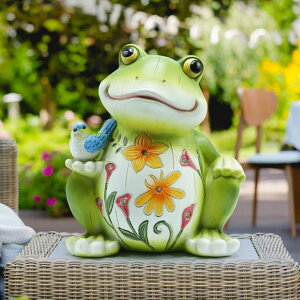 K[fCgLED\[[Cg \[[p[ REYISO Frog Decor with Solar Light, Resin Garden Statue for Passage Yard Lawn Patio Spring Home Decor, Outdoor Decor for Housewarming Surprise Frog Gifts for Women Mom Kids ysA