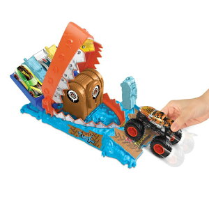zbgEB[ X^[gbN Hot Wheels Monster Trucks Arena Smashers Treasure Chomp Challenge Playset with 1:64 Scale Tiger Shark Toy Monster Truck & 1 Crushed Car ysAiz