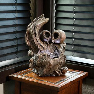 ��� ���� ��̃I�u�W�F �e�[�u���g�b�v�t�@�E���e�� �C���e���A���� Alpine Corporation 14" Tall Indoor Tabletop Two Jars on a Tree Branch Fountain with LED Lights �y���s�A���i�z