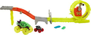 �z�b�g�E�B�[�� �����X�^�[�g���b�N Hot Wheels Monster Trucks Track Set & 2 Toy Trucks: Oversized Skelesaurus & 1:64 Scale Bone Shaker, Race & Chase Challenge with 2 Crushed Cars �y���s�A���i�z