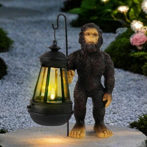 �K�[�f�����C�gLED�\�[���[���C�g �\�[���[�p���[ Bigfoot Garden Outdoor Statue, Big Foot Sasquatch Garden Decoration with Solar Light for Outdoor Decor, Garden Sculpture & Statue for Front Porch Patio Yard Lawn Decor, Bigfoot Gift Sa �y