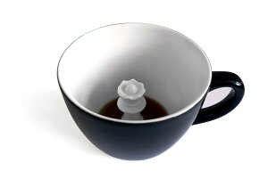 �`�F�X�Z�b�g creature cups Chess Queen Ceramic Cup (11 Ounce, Black) - Hidden Chess Piece Statue Inside Mug - Queen's Gambit - Holiday and Birthday Gift for Chess, Coffee & Tea Lovers �y���s�A���i�z