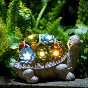 �K�[�f�����C�gLED�\�[���[���C�g �\�[���[�p���[ Qeeman Garden Outdoor Decor Statues: Figurine with Solar Light Decorations Ornaments Patio Art Balcony - Birthday Gifts for mom Grandma Women �y���s�A���i�z