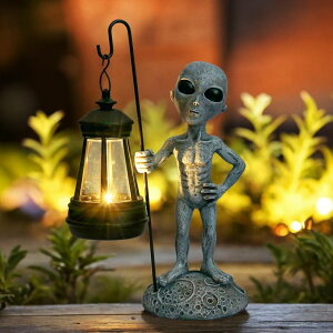 �K�[�f�����C�gLED�\�[���[���C�g �\�[���[�p���[ TB TIBAG Alien Garden Outdoor Statue, Alien Stand on The Moon with Solar Light for Outdoor Decoration, Alien Garden Figurine & Statue for Front Porch Patio Yard Lawn Decor, Alien Gifts �y