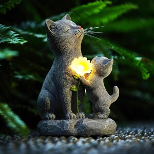 �K�[�f�����C�gLED�\�[���[���C�g �\�[���[�p���[ QZFFZQ Solar Cat Garden Statue Outdoor Decor - Mother & Kitten Figurines with Flower LED Light, Outside Yard Art Patio Balcony Lawn Ornament, Unique Gifts for Cat Lover �y���s�A���i